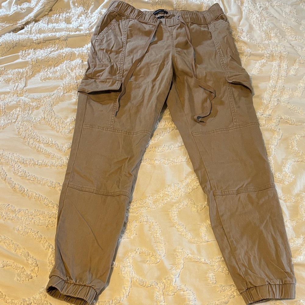 Womens tan cargo joggers
